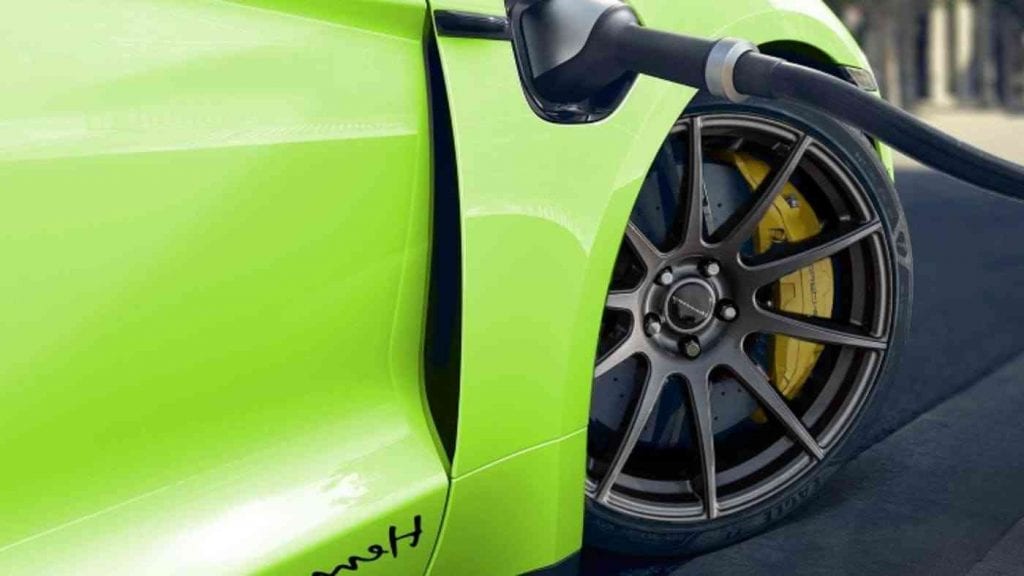 A empresa americana de tuning Hennessey anunciou recentemente que irá assumir seu primeiro projeto de carro elétrico, o Porsche Taycan.