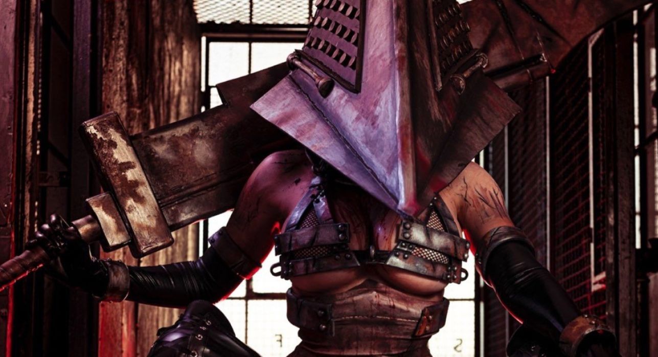 Silent Hill Confira este sexy cosplay feminino de Pyramid Head.