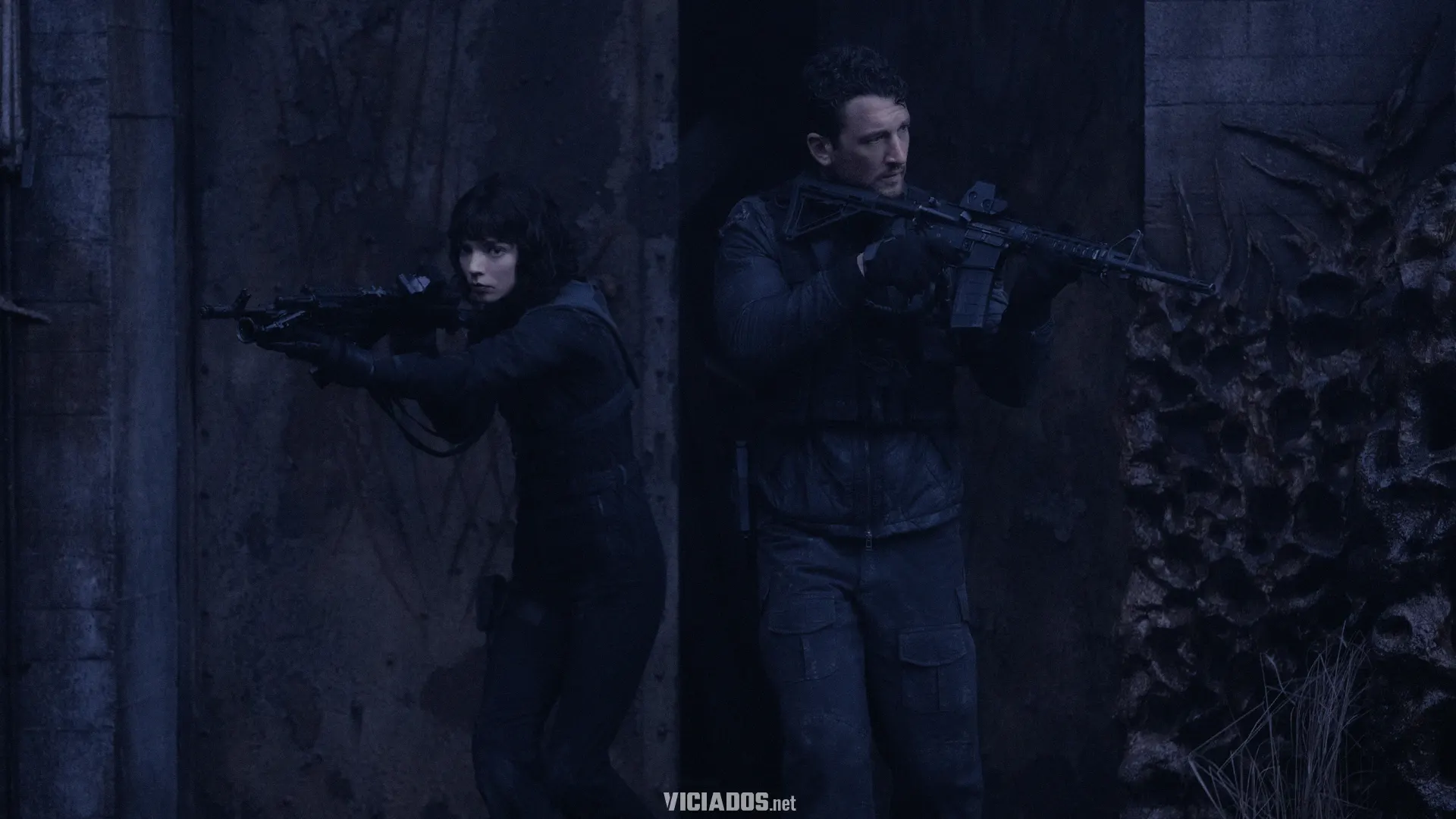 Entre Montanhas The Gorge 2025 Apple