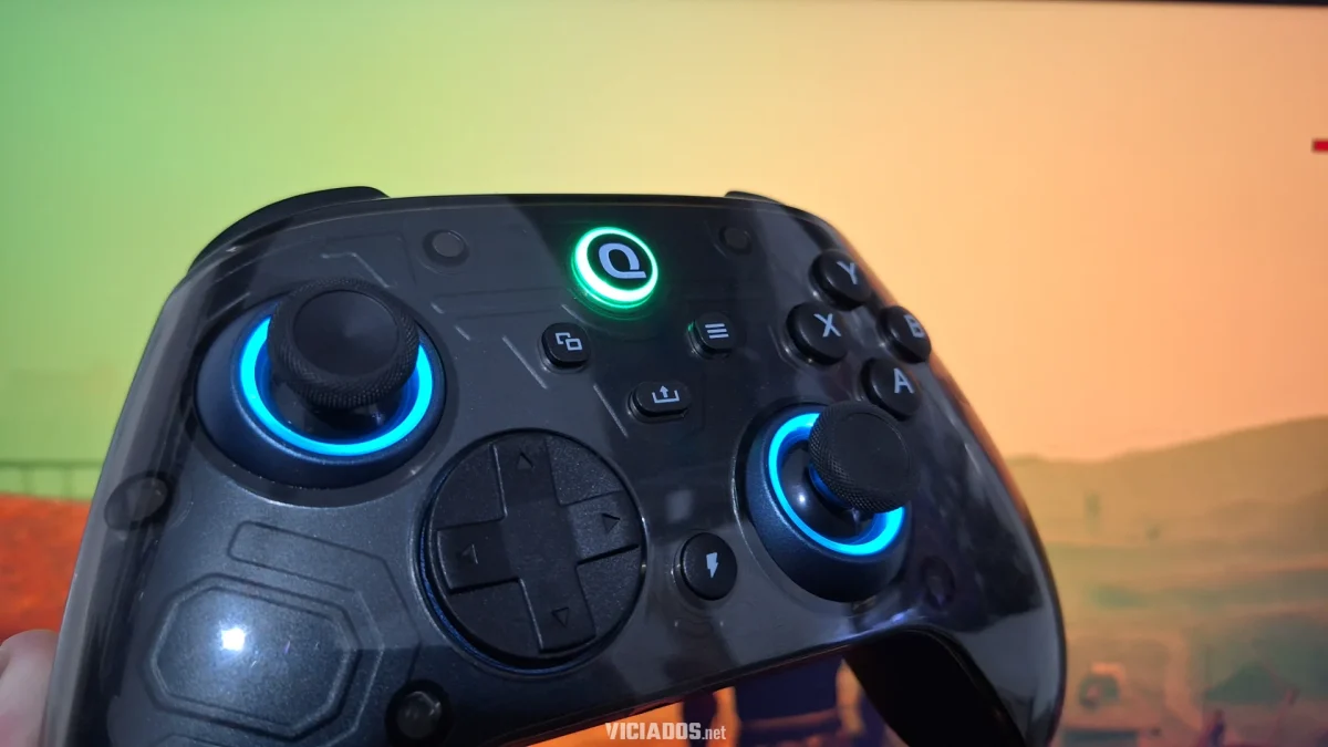 Review do QRD Ferrox M5: RGB; Controle com Hall Effect e bateria recarregável para o Xbox, PC e Switch