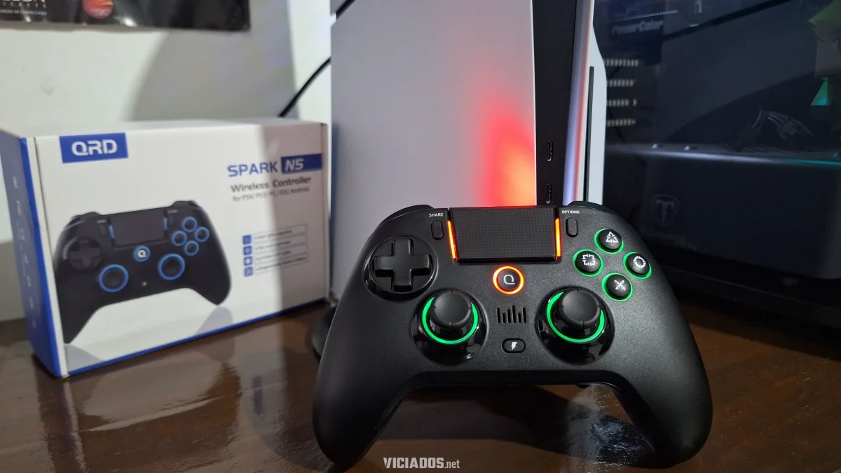 Review do QRD Spark N5: Controle com analógicos com Hall-Effect, iluminação RGB e suporte para o PS4 e PS5