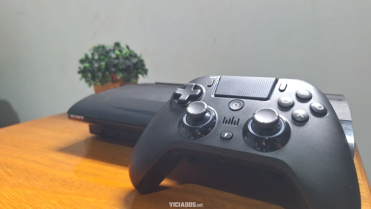 Review do QRD Spark N5: Controle com analógicos com Hall-Effect, iluminação RGB e suporte para o PS4 e PS5