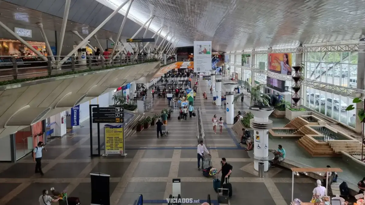 A vida real imita a arte: Mulher vive drama do filme "O Terminal" em aeroporto do Brasil 12 O impasse no Aeroporto de Belém que lembra o filme "O Terminal"