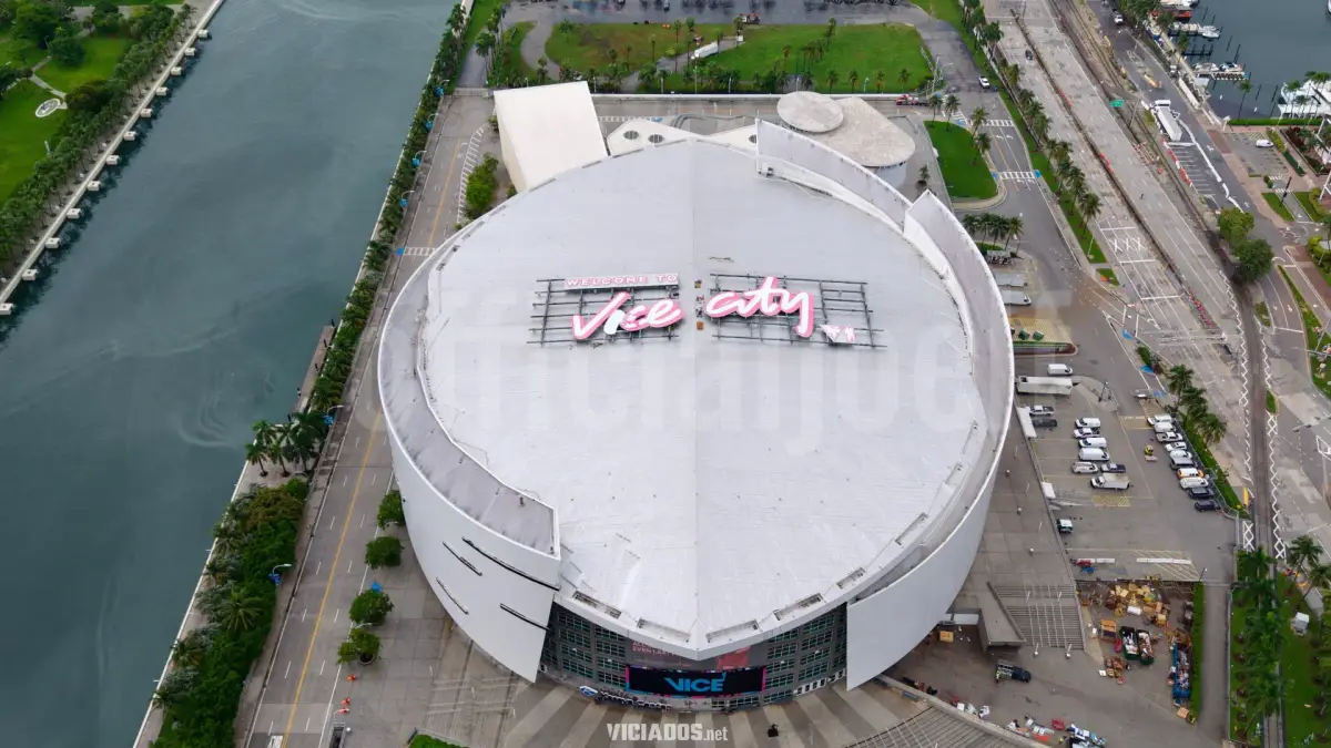 Rockstar investe quase US$ 1 milhão em letreiro gigante de GTA 6 em Miami, mas fotos mostram estrutura rasgada no teto do Kaseya Center 12 GTA 6 Welcome To Vice City Grand Theft Auto VI Miami Marketing Kaseya Center Rockstar Games @OfficialJoelF 2026