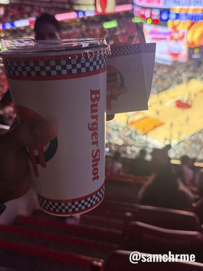 Inside Kaseya Center: Burger Shot, cups and GTA 6 elevators (photo 11 by @samchrme)