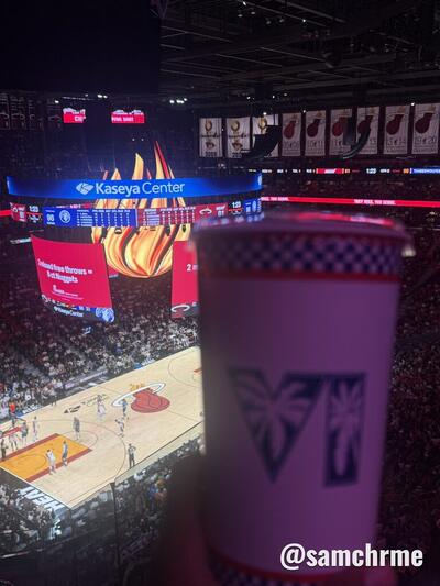 Inside Kaseya Center: Burger Shot, cups and GTA 6 elevators (photo 10 by @samchrme)