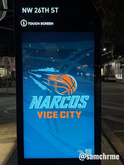 Anúncios de Vice City nas telas digitais de Miami (foto 13 de @samchrme)