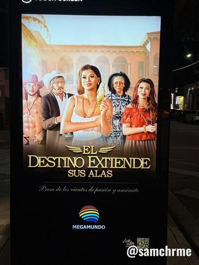 Anúncios de Vice City nas telas digitais de Miami (foto 23 de @samchrme)