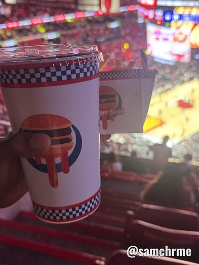 Inside Kaseya Center: Burger Shot, cups and GTA 6 elevators (photo 14 by @samchrme)