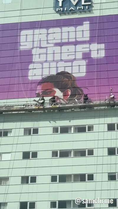 GTA 6 no centro de Miami: quiosque digital e lona gigante no Hotel YVE (vídeo 7 de @samchrme)