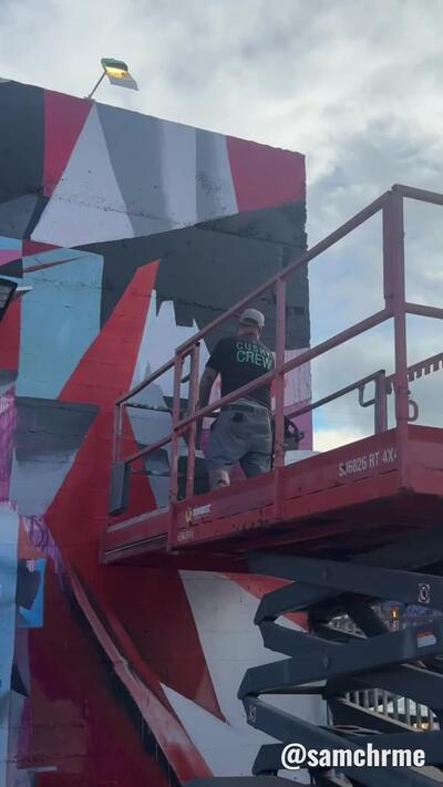 Mural "Camuflado" em Wynwood: a obra em andamento (vídeo 7 de @samchrme)